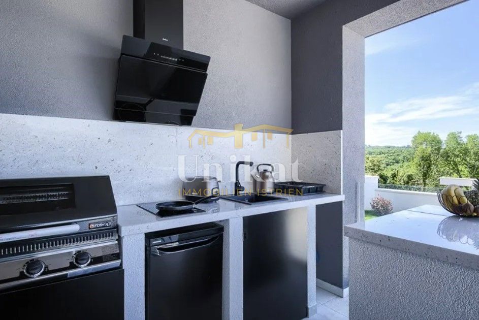 Čudovita vila z razgledom na morje v okolici Marčane